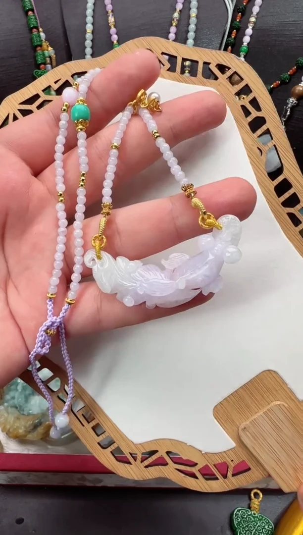 颈饰未镶嵌翡翠吊坠