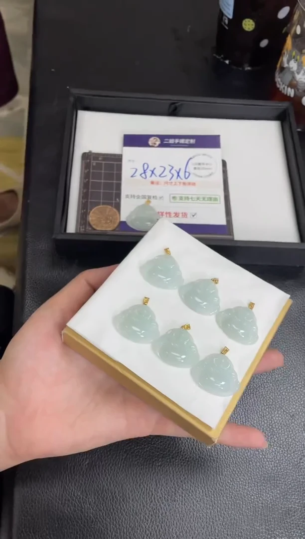 18K金镶嵌挂件翡翠佛公FL6/多样性发其一CP配绳