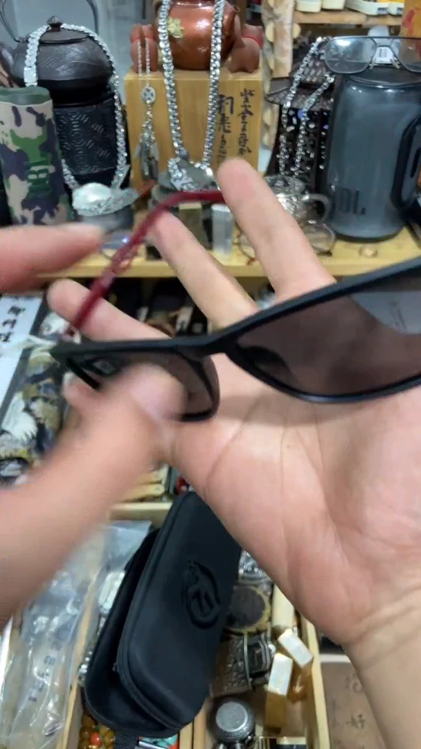 瓷片闪购商品  如图所示