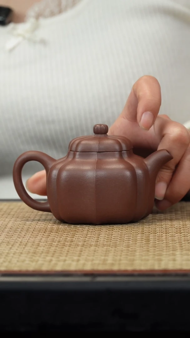 【闪购商品】紫砂茶壶底槽清筋纹德钟160c