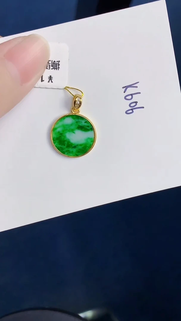 颈饰未镶嵌翡翠天然翡翠缅甸A货