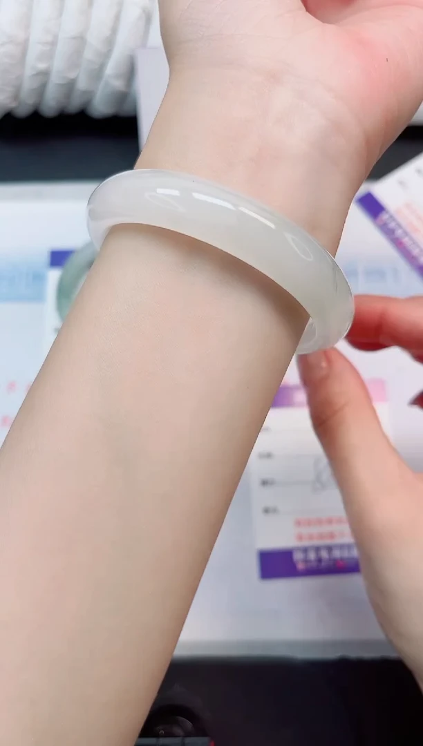 【闪购商品】石英质玉手镯未镶嵌115-55.2