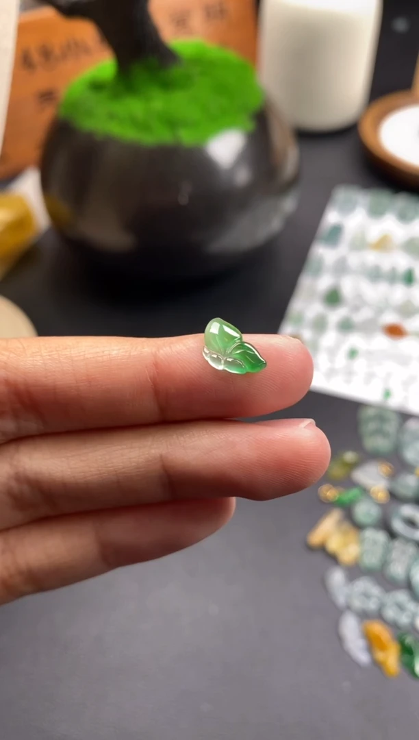 颈饰未镶嵌翡翠翡翠冰种蝴蝶