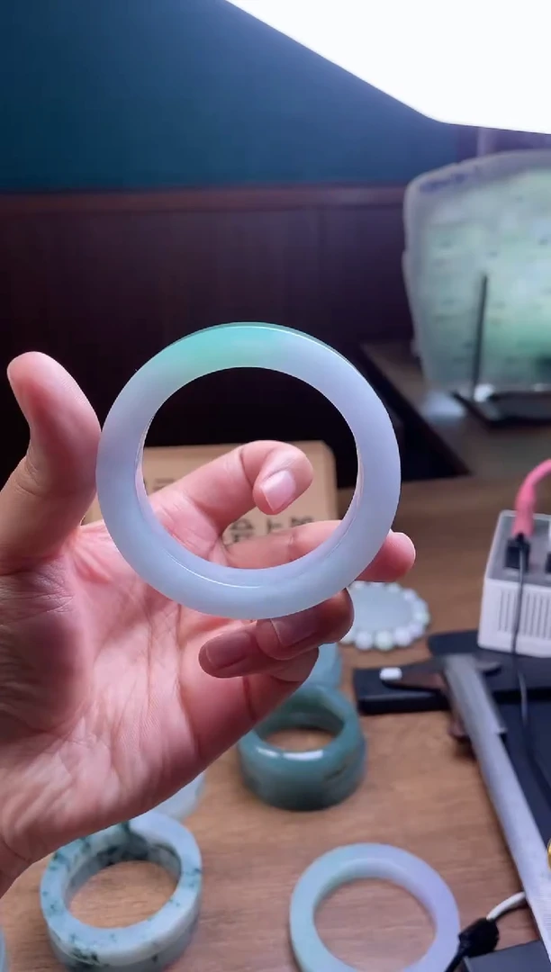 【闪购商品】定制翡翠手镯未镶嵌定制