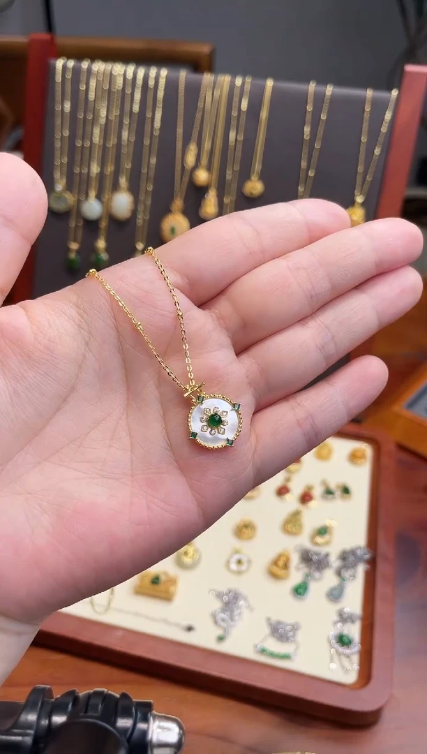 翡翠银S925镀金镶嵌颈饰1