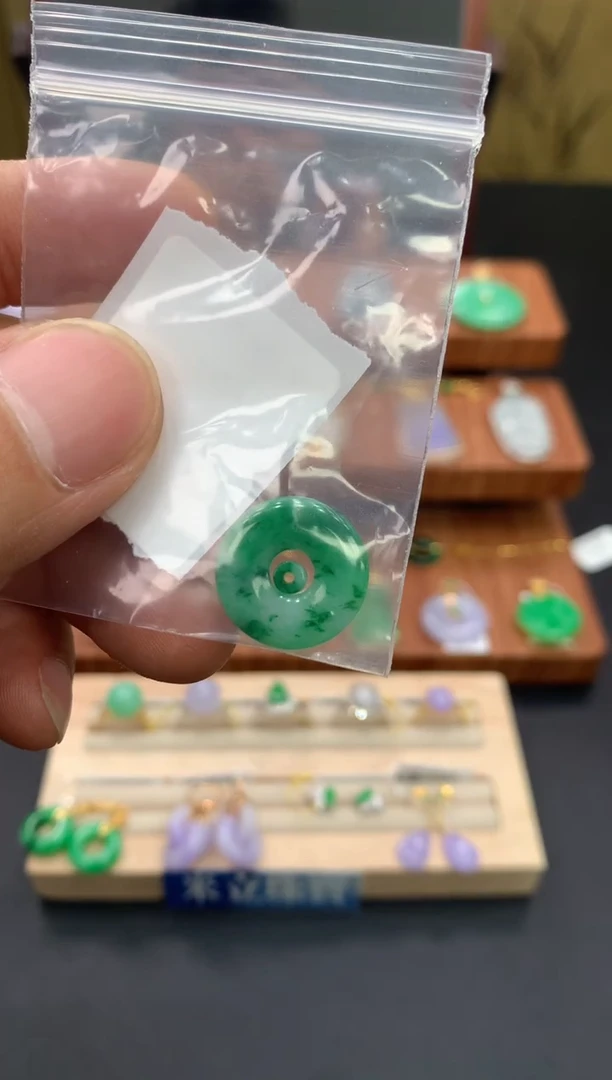 吊坠(不含链)未镶嵌翡翠总****朕甜甜圈