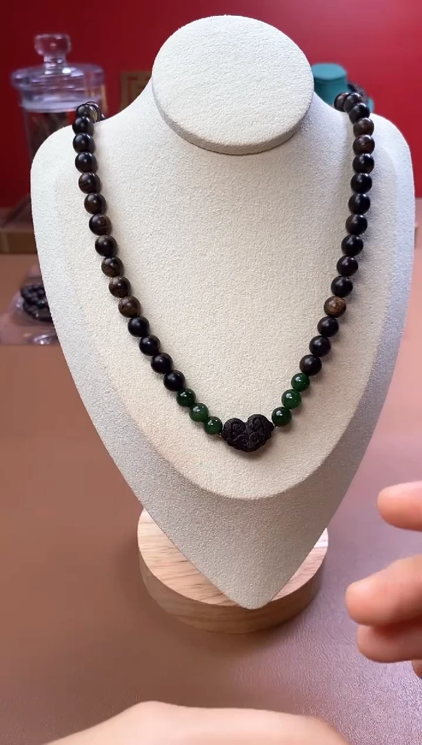 手串沉香木雕刻祥云顶珠+顺化帝王紫棋08三圈