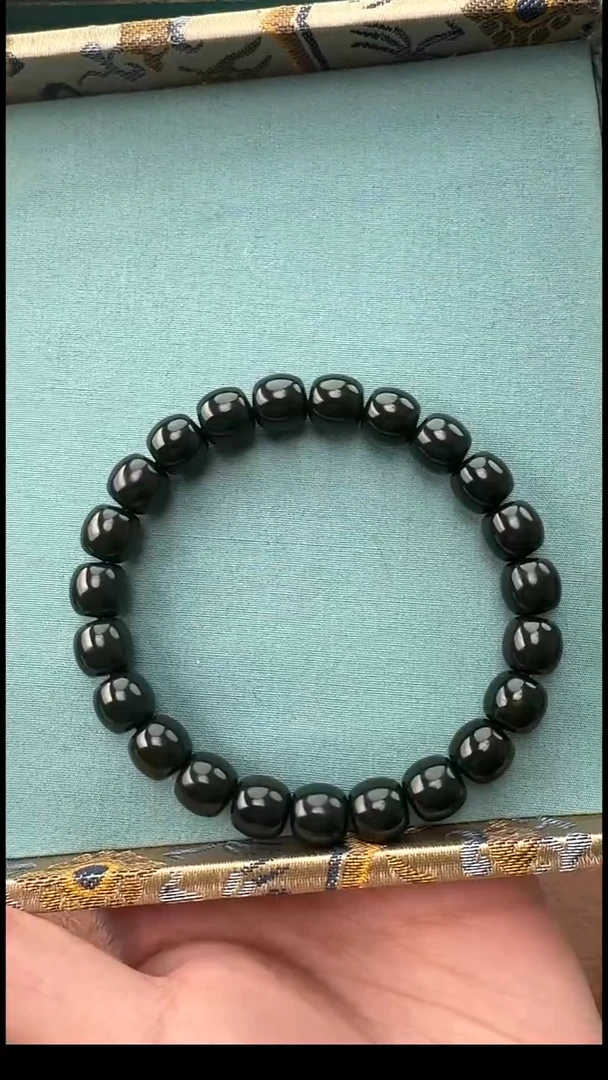 未镶嵌手链和田玉（青玉）黑青卡9.5手串