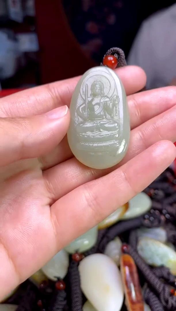 和田玉未镶嵌颈饰1