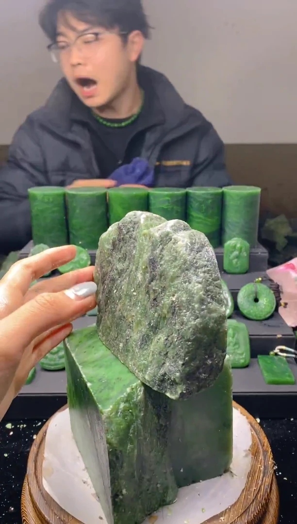 未镶嵌和田玉（碧玉）珠宝半成品1