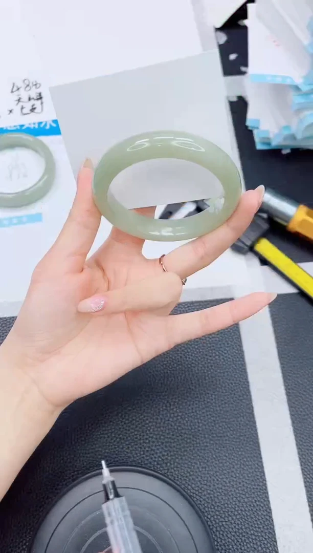 石英质玉手镯未镶嵌a22-58.4