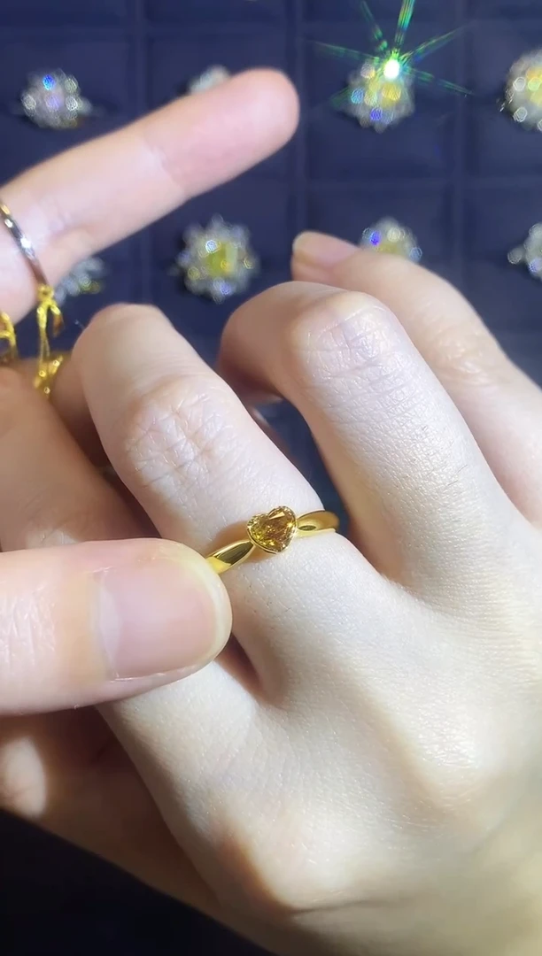 18K金镶嵌戒指钻石55