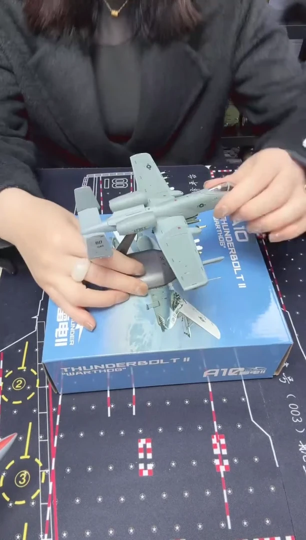 1/100合金飞机模型A10合金底座的