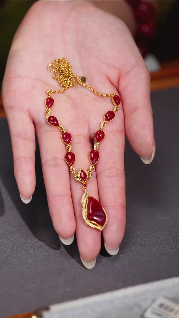 项链18K金镶嵌南红玛瑙原矿X-1