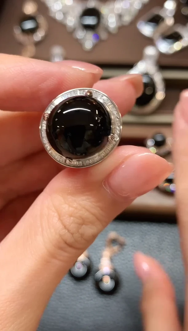 18K金镶嵌戒指翡翠a297