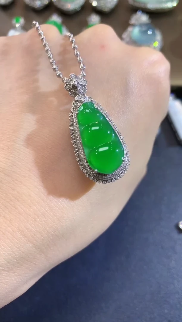 吊坠(不含链)18K金镶嵌翡翠D11