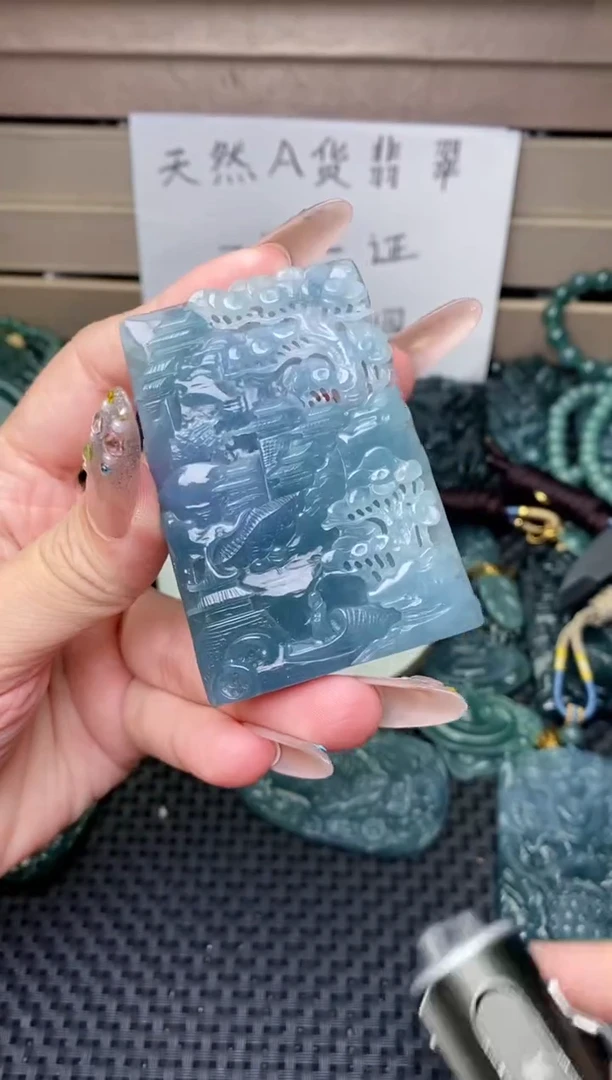 翡翠未镶嵌颈饰额