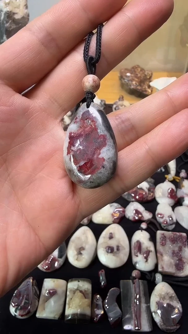 天然辰砂大晶砂随行吊坠