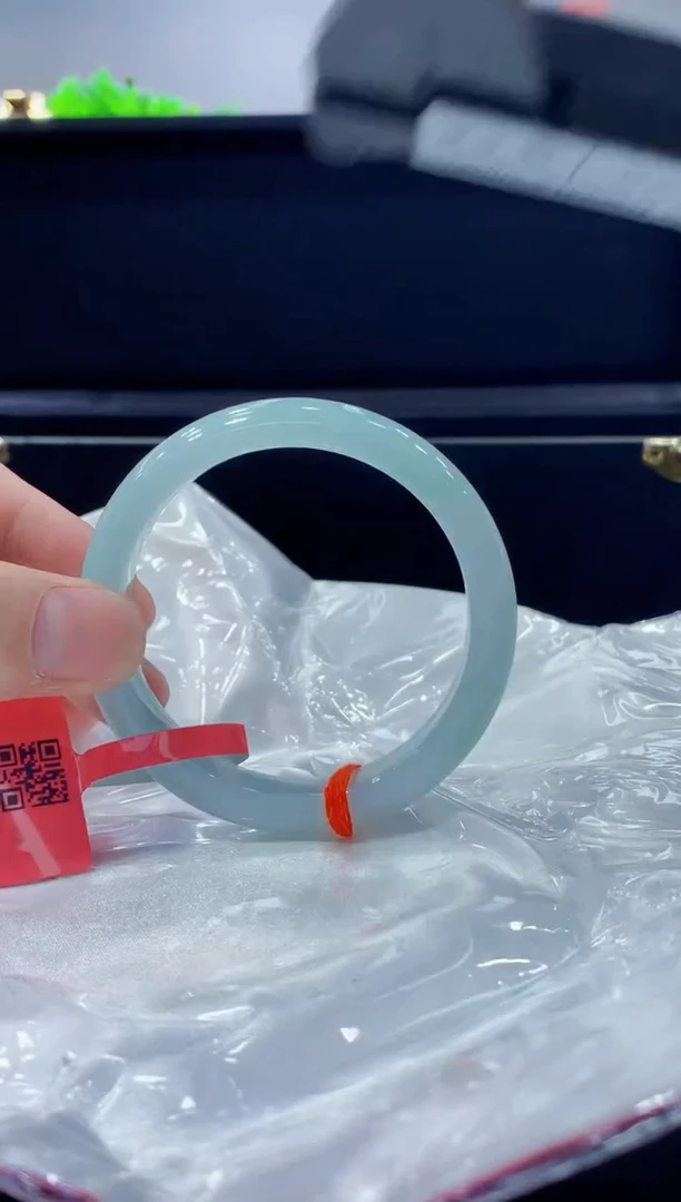 未镶嵌手镯翡翠翡翠手镯