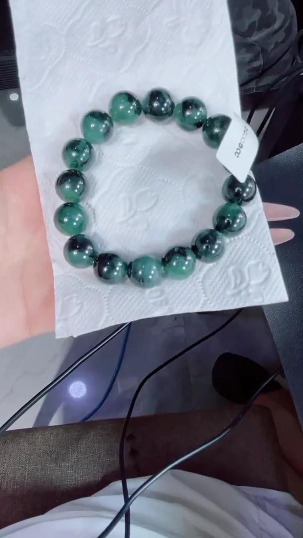 定制翡翠未镶嵌珠串