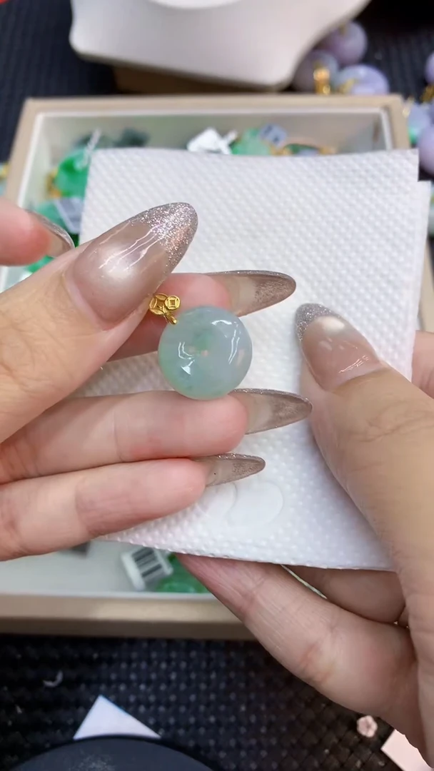 颈饰未镶嵌翡翠1