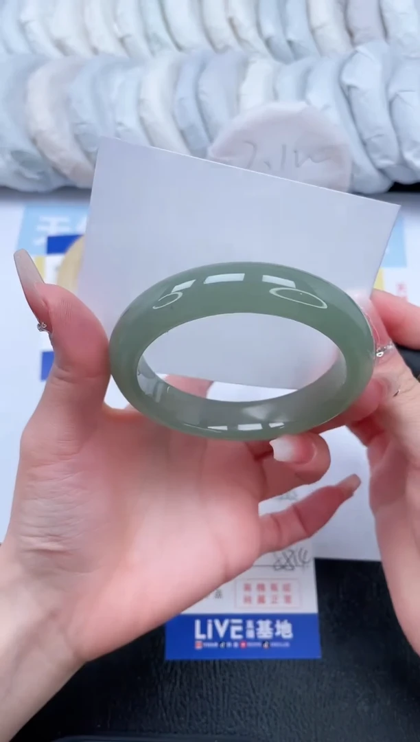 【闪购商品】石英质玉手镯未镶嵌T165-58.4