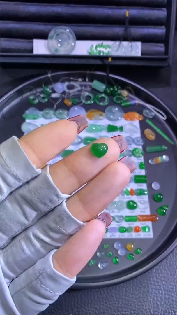 未镶嵌挂件翡翠爱心