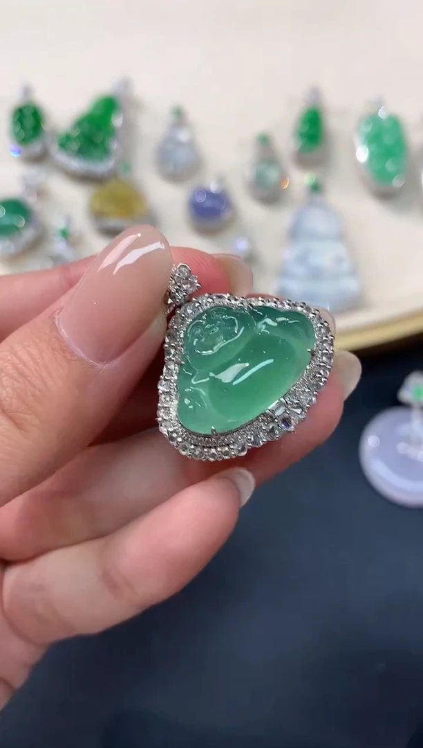 【闪购商品】翡翠吊坠(不含链)18K金镶嵌A526|25800