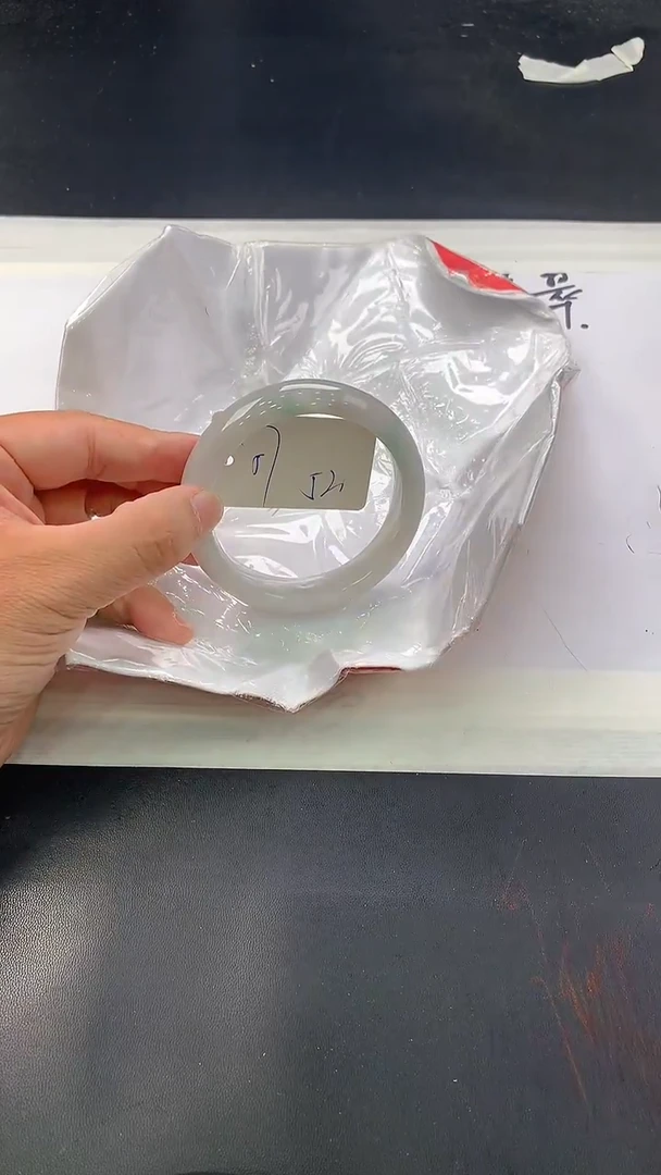翡翠手镯未镶嵌320