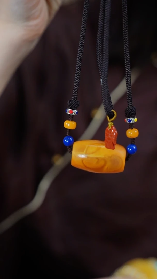 未镶嵌颈饰琥珀橘皮桶珠吊坠