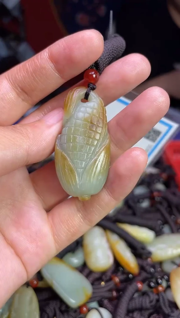 未镶嵌和田玉挂件1