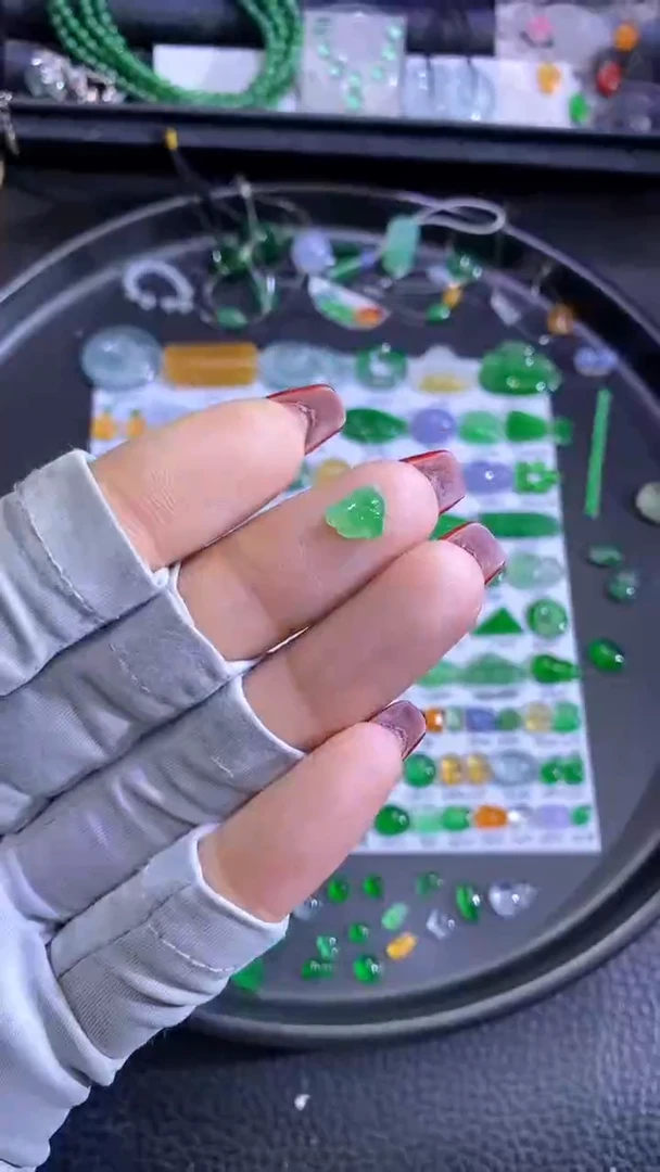 未镶嵌挂件翡翠莲蓬