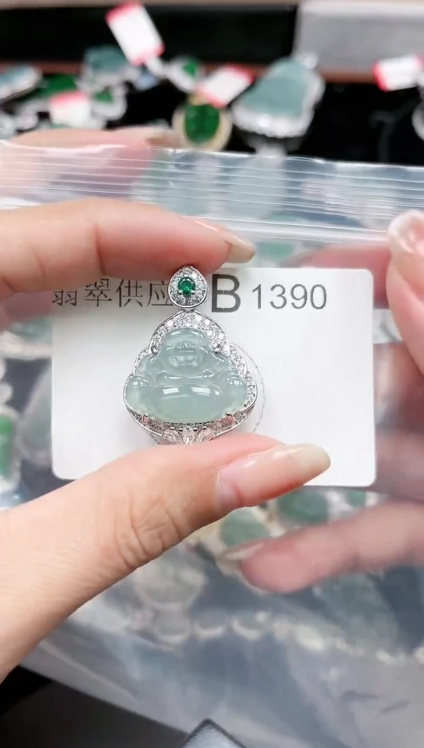 【闪购商品】翡翠颈饰未镶嵌1390赠皮绳