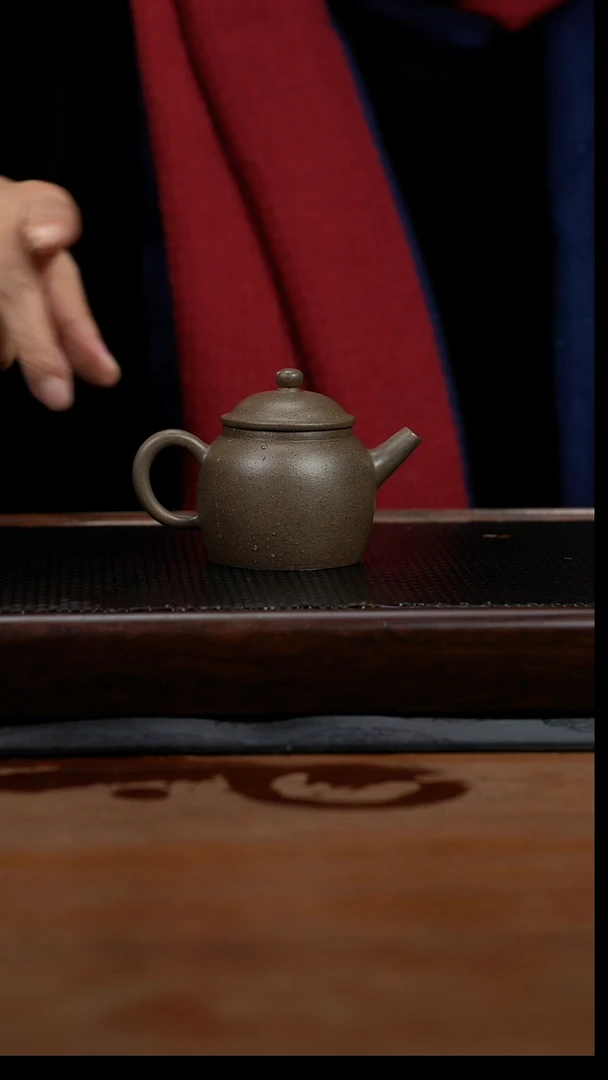 茶壶紫砂130cc黄龙山原矿芝麻段泥巨轮20