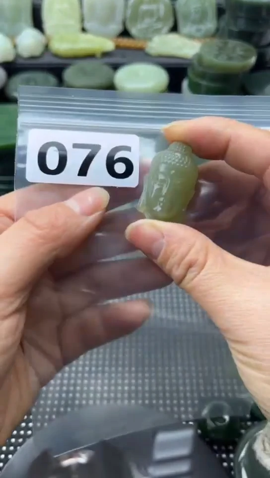 未镶嵌和田玉珠宝半成品佛