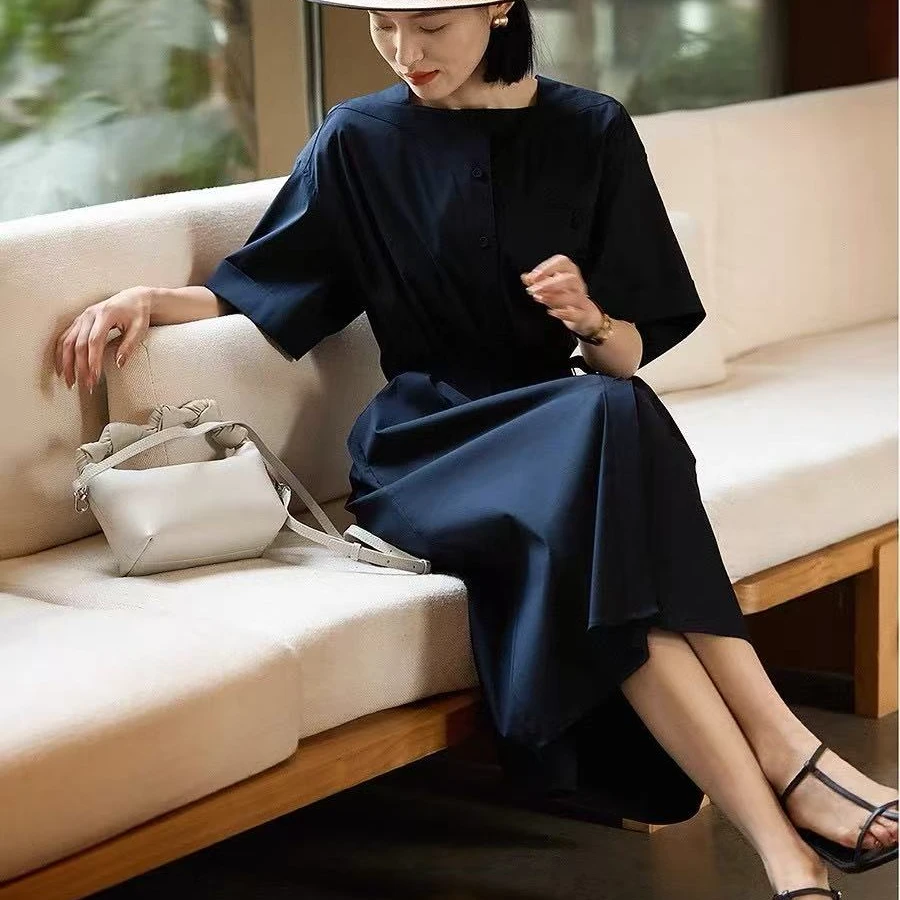 悦享服饰2025夏季新款蓝色收腰显瘦连衣裙气质系扣长裙