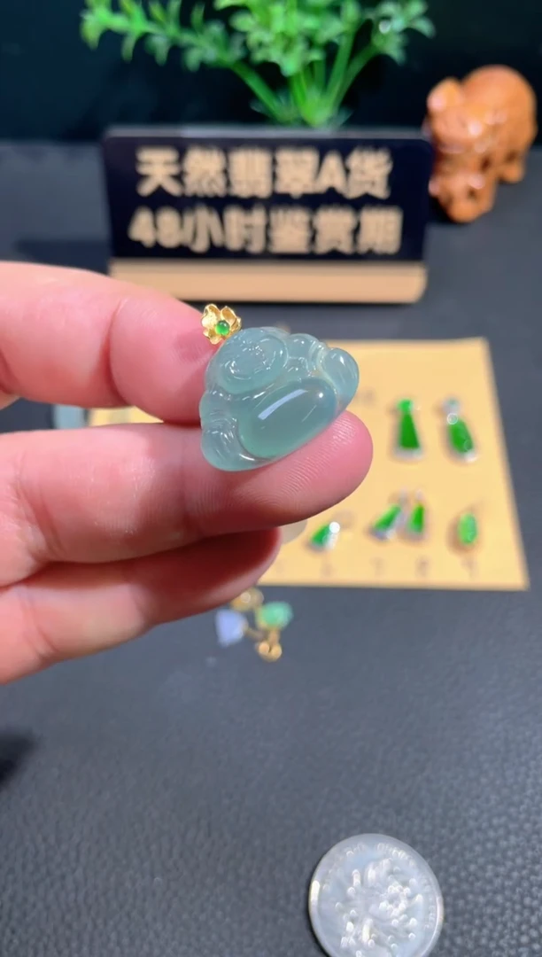 颈饰18K金镶嵌翡翠翡翠
