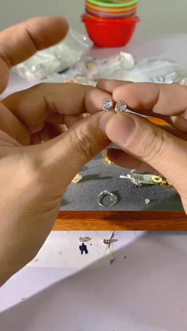 【闪购商品】水晶颈饰银S925镶嵌997红宝，蓝宝，多样性发一件赠链