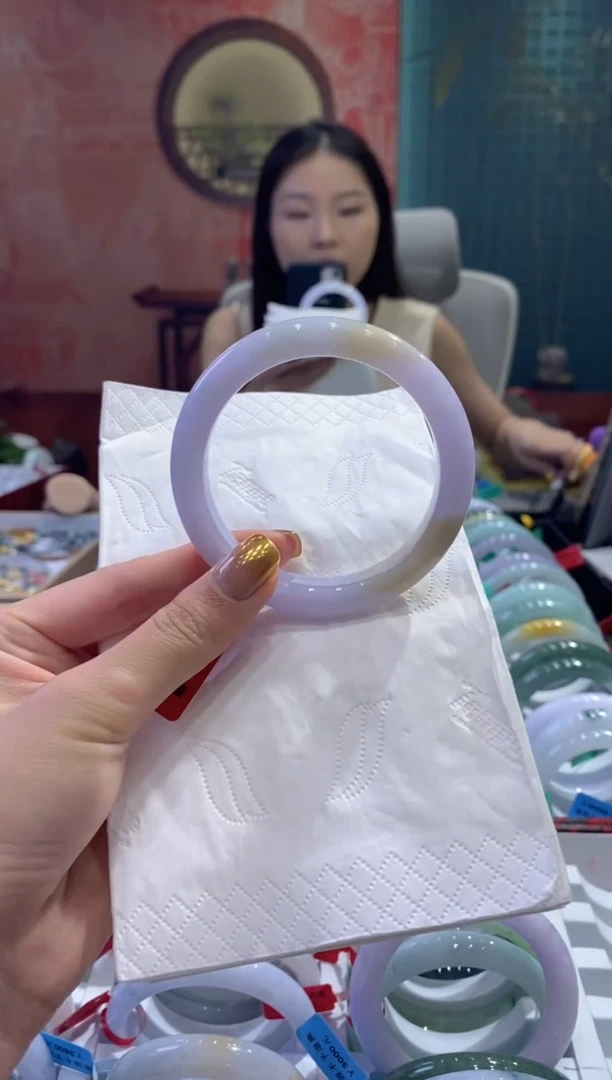 翡翠手镯未镶嵌多人18544