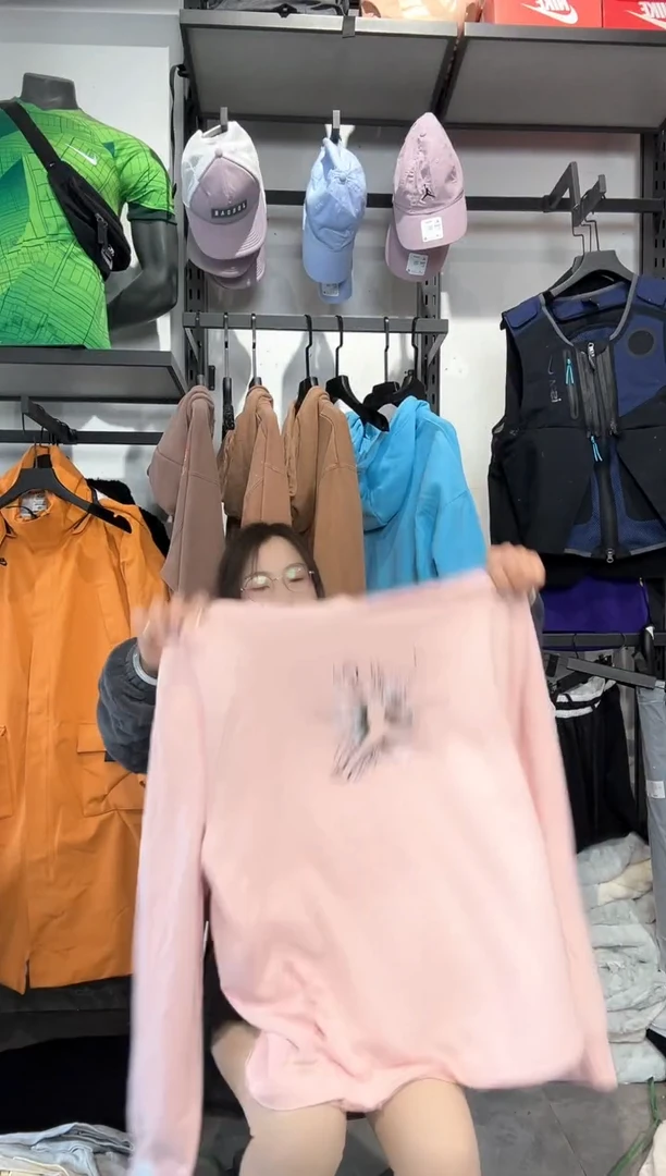 1416   编码 瑕疵款直播间过款为准 尺码  185