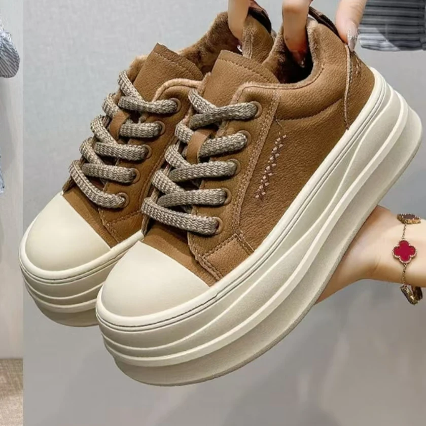 桑梓    秋季气质显瘦百搭舒适厚底踩屎感加绒松高板鞋8808