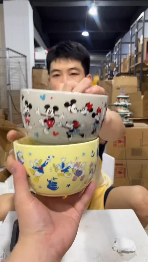 瓷片米奇大碗加唐老鸭大碗微瑕