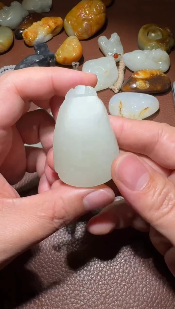 未镶嵌和田玉挂件和田玉