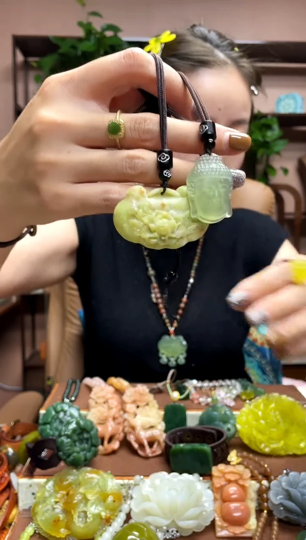 未镶嵌岫玉吊坠·