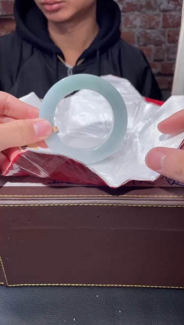 【闪购商品】定制翡翠手镯未镶嵌发一件/DDI02343