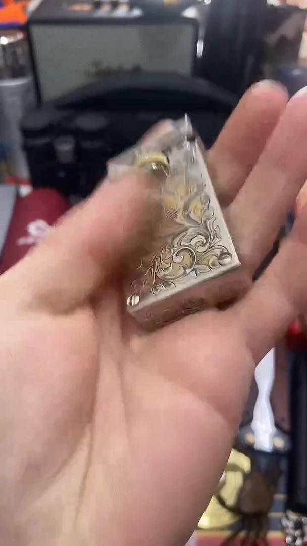 瓷片闪购商品 如图所示