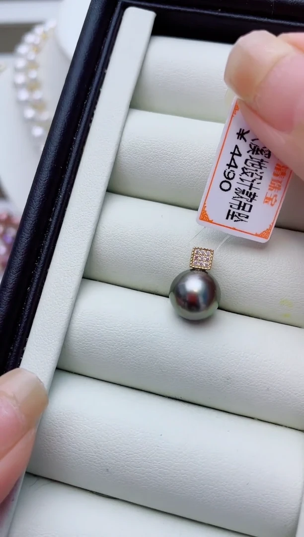 18K金镶嵌海水珍珠颈饰W96