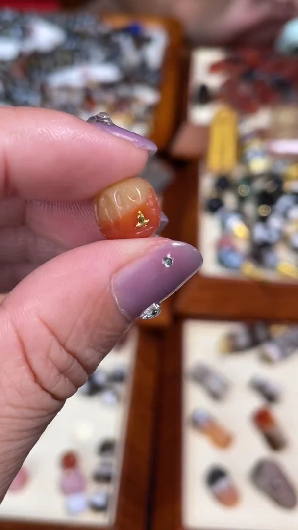 玛瑙/玉髓颈饰未镶嵌21包浆万佛窟