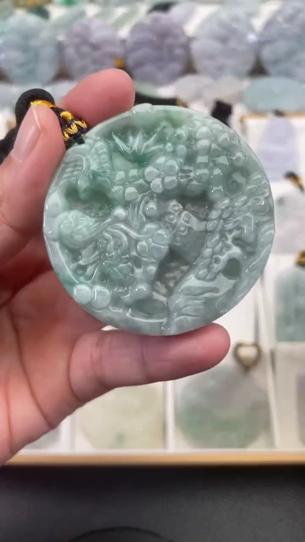 颈饰未镶嵌翡翠天然缅甸翡翠A货64