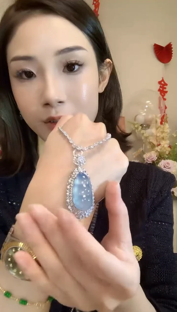 吊坠(不含链)18K金镶嵌翡翠小***️S29